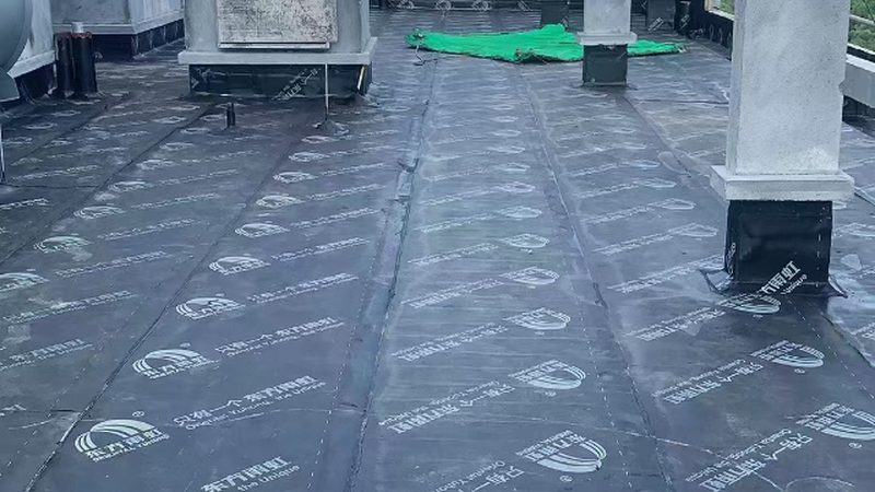 屋顶聚氨酯保温施工：关键步骤与注意事项